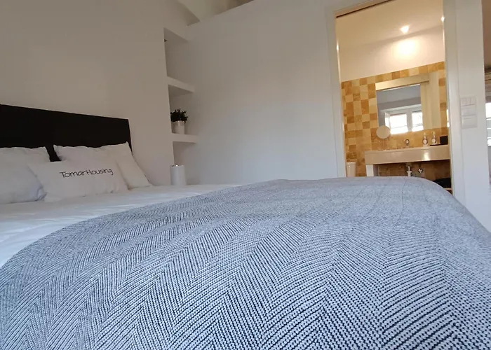 Tomarhousing - Style